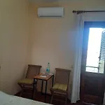 Guesthouse Ndroq Ndroq