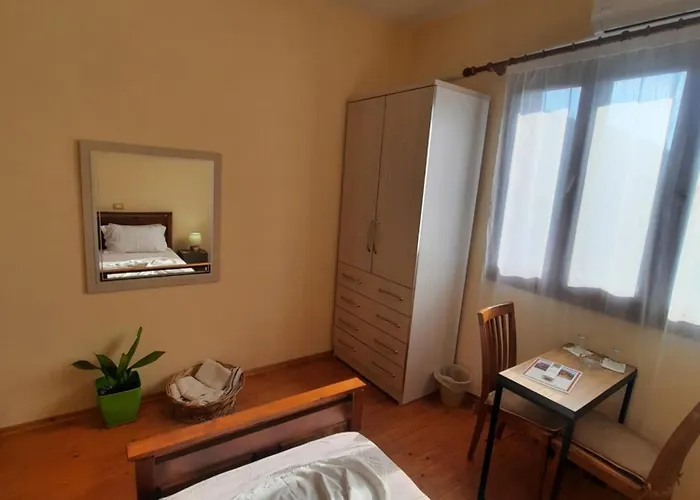 Pensión Guesthouse Ndroq *