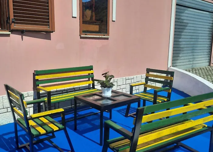 Guesthouse Ndroq Pensión *