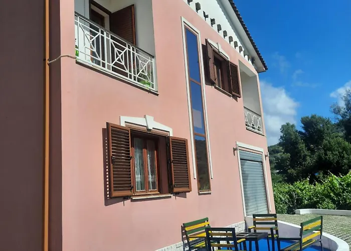 Guesthouse Ndroq Pensión