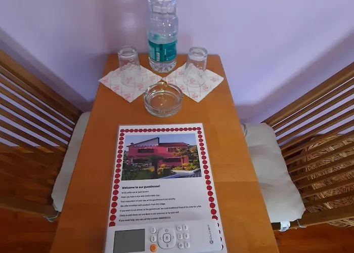 Guesthouse Ndroq Pensión *