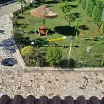 Guesthouse Ndroq Ndroq