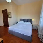 Guesthouse Ndroq *