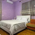 Guesthouse Ndroq 招待所 *