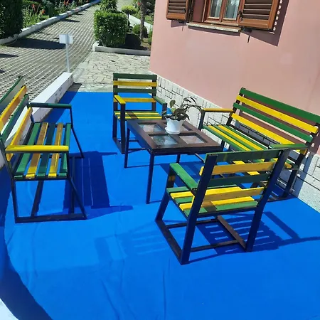 Guesthouse Aliu Ndroq Pensión Ndroq