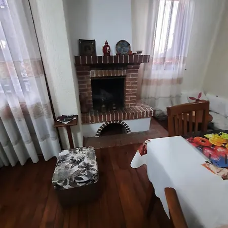 Guesthouse Aliu Ndroq Pensión Ndroq