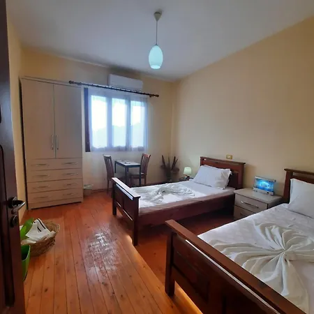 Guesthouse Aliu Ndroq Pensión *