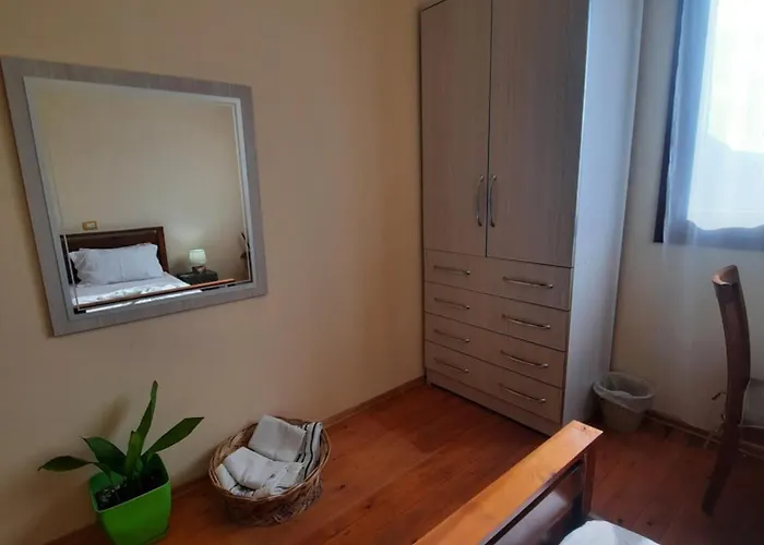 Guesthouse Ndroq 招待所 Ndroq