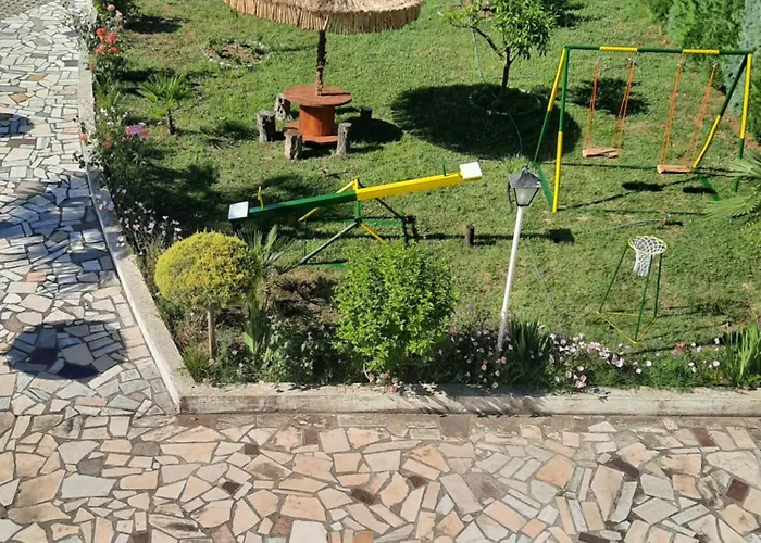 Guesthouse Ndroq Ndroq